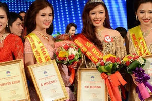 Nữ game thủ giống hoa hậu đăng quang Nữ hoàng trang sức Việt Nam 2015