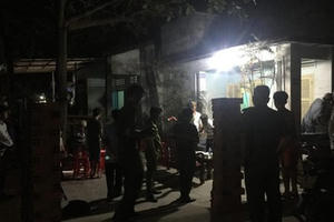 Người đàn ông bị đâm gục trước lò bánh mì ở quận 9