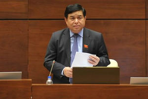 “Bán tài sản nhà nước rẻ như cho”?