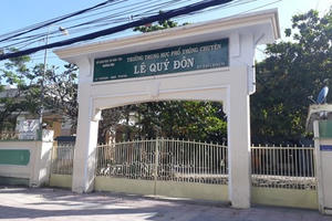 Lấy đất trường học rồi... "treo"