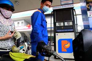 Từ 15h chiều này, giá xăng dầu đồng loạt giảm