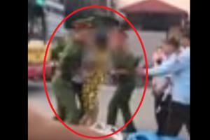 Clip: Cô gái đi xe máy không đội mũ bảo hiểm ngang ngược, thách thức lực lượng chức năng