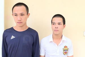 Bắt giữ 2 nam thanh niên trộm 13 chậu hoa lan trị giá khoảng 1,5 tỷ đồng ở Hưng Yên