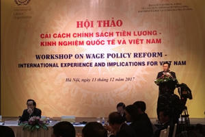 Phó Thủ tướng Vương Đình Huệ dự hội thảo về chính sách tiền lương Phó Thủ tướng Vương Đình Huệ dự hội thảo về chính sách tiền lương