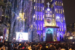 Hà Nội: "Bữa tiệc ánh sáng" đêm Noel tại Nhà thờ Lớn