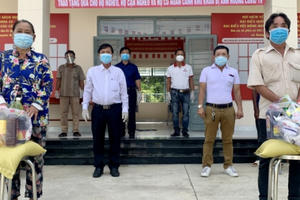 Báo PLVN nối dài những hoạt động thiện nguyện giúp hộ nghèo vượt qua đại dịch Covid-19 Báo PLVN nối dài những hoạt động thiện nguyện giúp hộ nghèo vượt qua đại dịch Covid-19