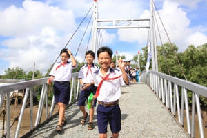 Bạc Liêu nhận bàn giao cầu thép dây văng qua kênh Điền Cô Ba