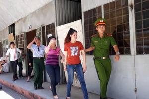 Gắn mác hoa khôi, vừa bán dâm vừa môi giới - cả dàn người đẹp đi tù