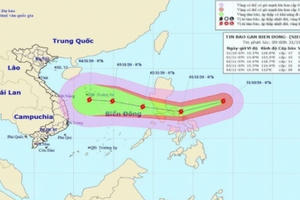 Siêu bão Goni sáng 1/11: Tâm bão gió giật cấp 17 Siêu bão Goni sáng 1/11: Tâm bão gió giật cấp 17
