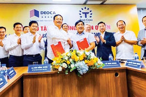 Ông Đào Hồng Tuyển tặng ý tưởng và bản quyền cho Tập đoàn Đèo Cả