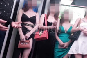 "ĐỘNG THIÊN THAI" giữa lòng Hà Nội: Phía sau cánh cửa "giới nghiêm"