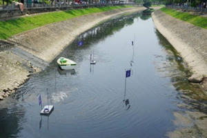 Thí điểm xử lý ô nhiễm nước sông Tô Lịch: Tại sao vẫn còn hoài nghi?