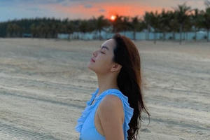 Phạm Quỳnh Anh tự tin khoe dáng nuột với đồ bơi, khó tin là gái hai con