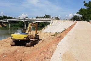 Bình Định: Vì sao cầu 10 tỷ xây xong dân không dám đi?