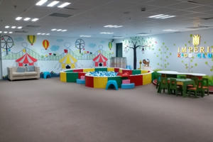 Hai trẻ nhỏ mâu thuẫn, người lớn hành hung bé trai 8 tuổi