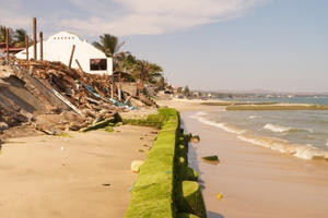 Mũi Né đìu hiu khách vì... sạt lở