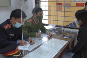 Cô gái tự quay clip sex rồi phát tán lên mạng, thu lợi 140 triệu đồng