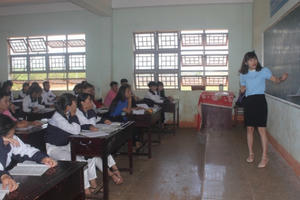 Học sinh có quyền góp ý về... chuyên môn và tác phong của giáo viên Học sinh có quyền góp ý về... chuyên môn và tác phong của giáo viên