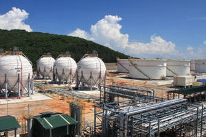 Lỗ hơn 4.000 tỷ đồng trong 9 tháng, Lọc dầu Bình Sơn (BSR) rút hồ sơ niêm yết HNX Lỗ hơn 4.000 tỷ đồng trong 9 tháng, Lọc dầu Bình Sơn (BSR) rút hồ sơ niêm yết HNX