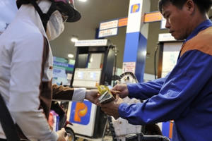 Giá xăng khó giảm hôm nay