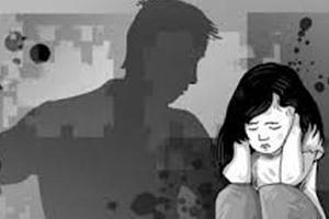 Mọc “râu xanh” cả với con gái ruột