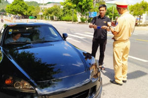 Công an tỉnh Lâm Đồng tổng kiểm soát phương tiện giao thông cơ giới đường bộ