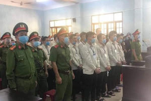 Gia Lai: Hùng “Sida” và 105 đồng phạm lĩnh án vì tổ chức đánh bạc Gia Lai: Hùng “Sida” và 105 đồng phạm lĩnh án vì tổ chức đánh bạc