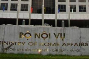 Bộ Nội vụ cần chấn chỉnh việc quản lý cán bộ, công chức