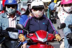 Hà Nội nắng nóng kỷ lục, nhiệt độ cao nhất trong 100 năm qua