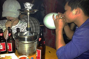Vận động toàn dân tham gia đấu tranh chống “bóng cười”, “shisha”