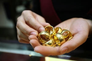 Giá vàng ngày 4/11: Vàng SJC tiếp tục tăng mạnh