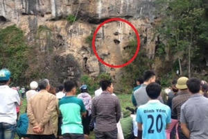 Hòa Bình: Nghi phạm hiếp, giết nữ giáo viên tương lai đã tự sát bằng súng