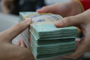 Nhiều ngân hàng lớn tăng lãi suất tiền gửi VND