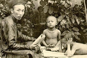 Cảm động rơi nước mắt với những bức hình về tình thầy trò xưa