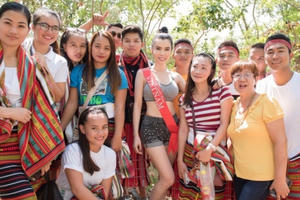 Huỳnh Vy cùng dàn thí sinh Miss Tourism Queen Worldwide 2018 gửi lời chúc ngày Phụ nữ Việt Nam 2018