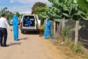 Đưa bệnh nhân Covid-19 về lại khu điều trị sau ngày bỏ trốn