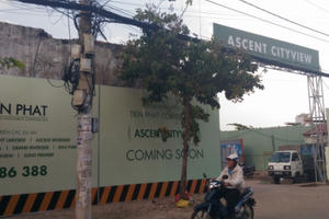 TP HCM: Nghi vấn bãi xe hoạt động bất hợp pháp trên đất dự án của Tiến Phát? TP HCM: Nghi vấn bãi xe hoạt động bất hợp pháp trên đất dự án của Tiến Phát?