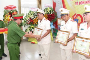 Trung đoàn CSCĐ Đông Nam Bộ đón nhận bằng khen Thủ tướng Chính phủ