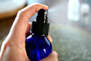 Nguy cơ mắc ung thư vì dùng mỹ phẩm khử mùi