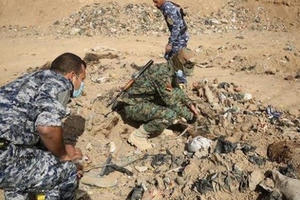 Hơn 200 ngôi mộ tập thể với hơn 12.000 thi thể được tìm thấy ở Iraq