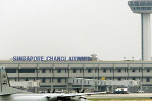 Sân bay Singapore náo loạn vì máy bay không người lái
