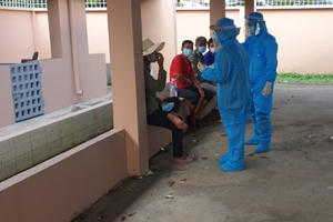 Bà Rịa – Vũng Tàu: Giấu người trong thùng xe để "thông chốt" kiểm dịch