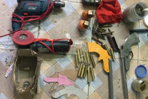 Hải Phòng: Bắt đối tượng trốn truy nã vừa chế tạo, vừa tàng trữ vũ khí "nóng"