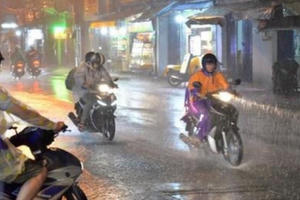 Thời tiết hôm nay: Vùng núi phía Bắc đề phòng mưa đá, gió giật mạnh