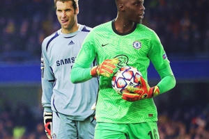 Chelsea sở hữu “quái vật” trong khung gỗ