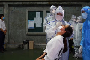 Xuyên đêm lấy hơn 25.000 mẫu xét nghiệm tại Khu công nghệ cao