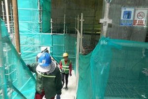 Tuyến metro số 1 TPHCM: Gàu múc đất hiện có chỉ thi công được 1,5m