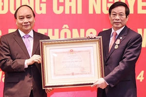 Thủ tướng trao Huân chương Độc lập hạng Nhì cho ông Nguyễn Bắc Son