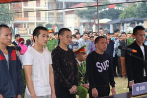 Hà Giang: Hàng loạt bị cáo lĩnh án tù vì tổ chức cho người khác vượt biên  trái phép