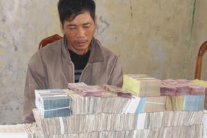 “Siêu trộm” phá cửa sổ đột nhập nhà dân trộm gần 1 tỷ đồng